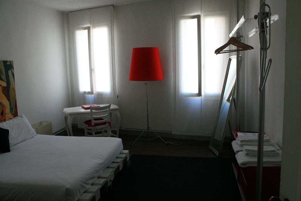Bed and Breakfast 19 Borgo Cavour Treviso Habitación foto